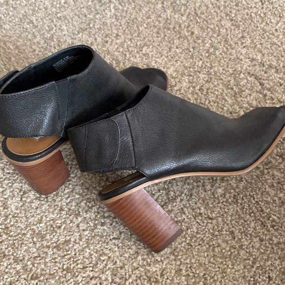 Black open toed booties! - Picture 2 of 5